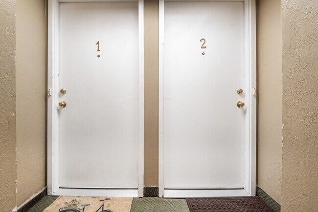 Building Photo - 960 E 100 S