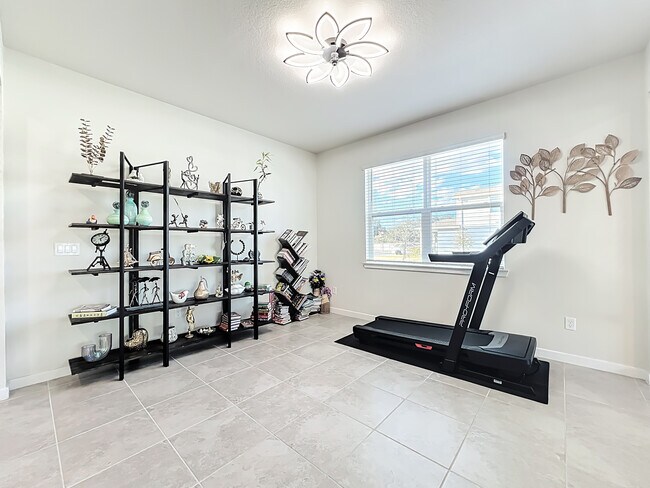 Building Photo - 1021 Savannah Palms Blvd