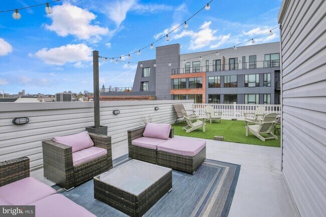 Building Photo - 1715 N Howard St