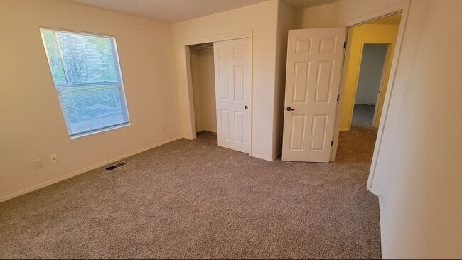 Building Photo - Spacious 4 bedroom in 7 Bar North! Near Cottonwood and Rio Rancho.
