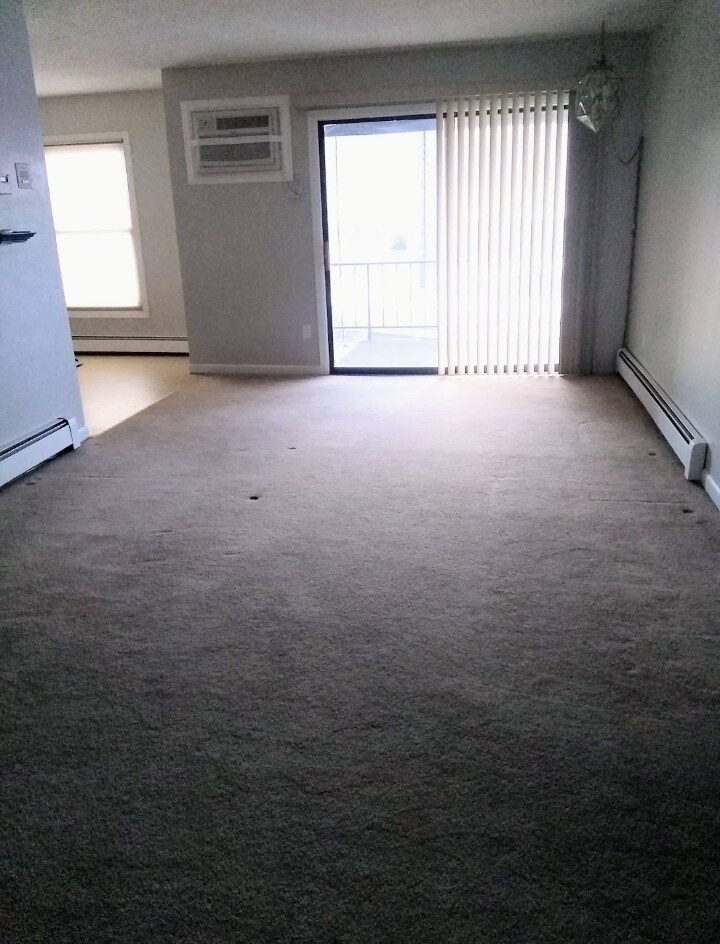Another view of the front room - 4500 S Poplar St