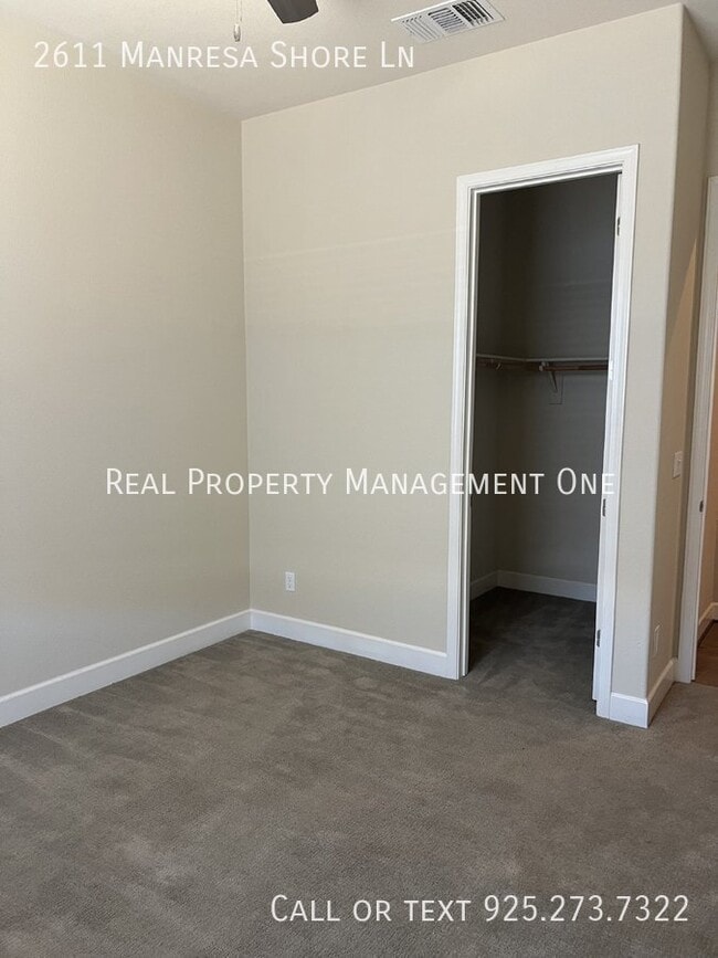 Building Photo - 2611 Manresa Shore Ln