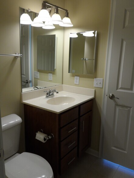 Building Photo - 5308 Reserve Cir