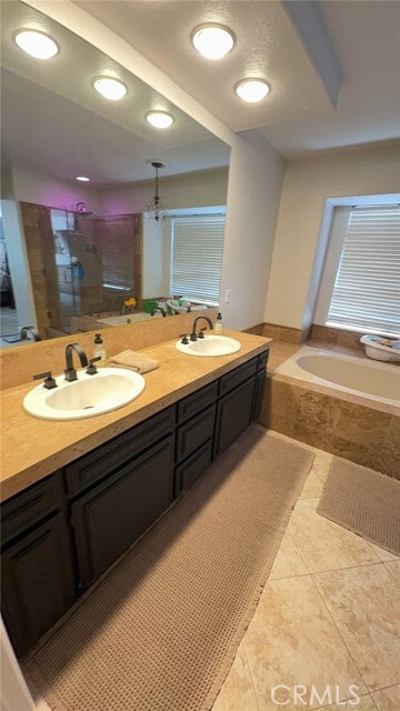 Building Photo - 30537 Longhorn Dr