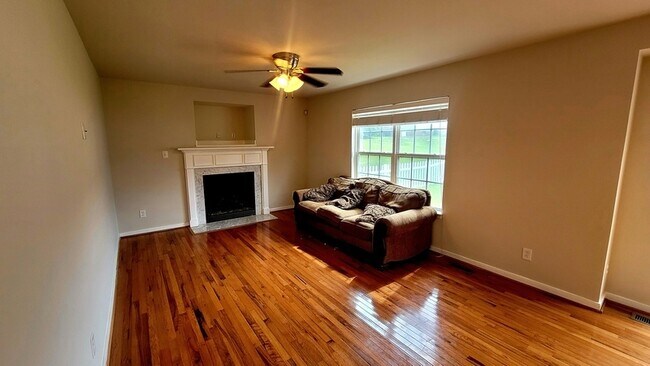 Building Photo - 4000 Stone Creek Terrace