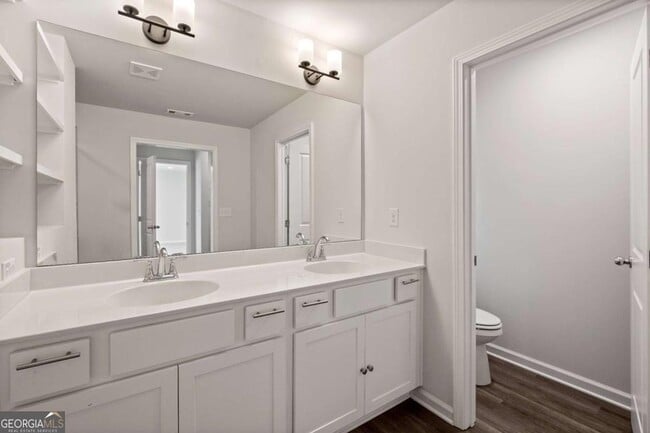 Building Photo - 1139 Lookout Ave NW