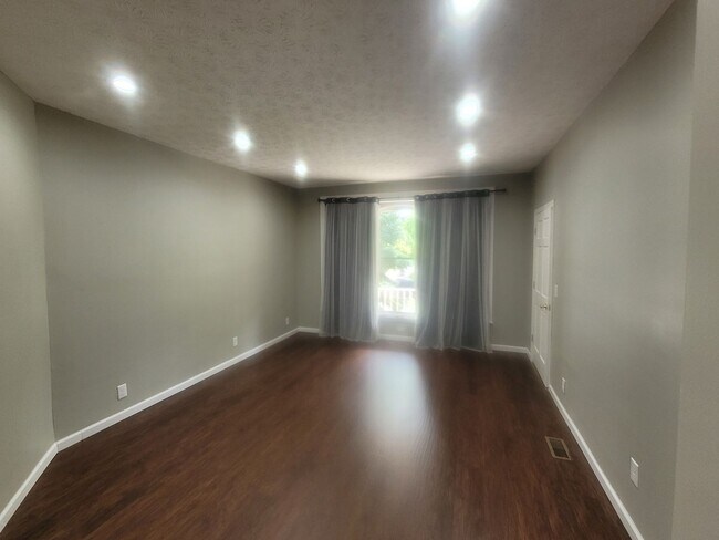 Building Photo - 612-616 South 10th Street