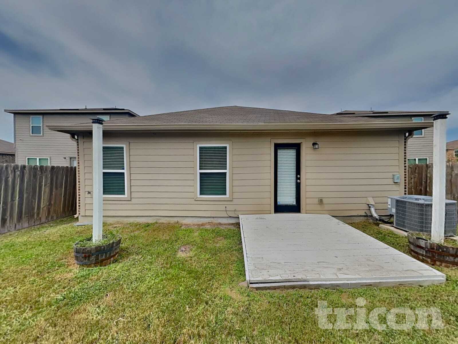 Building Photo - 20017 Woodrow Wilson St