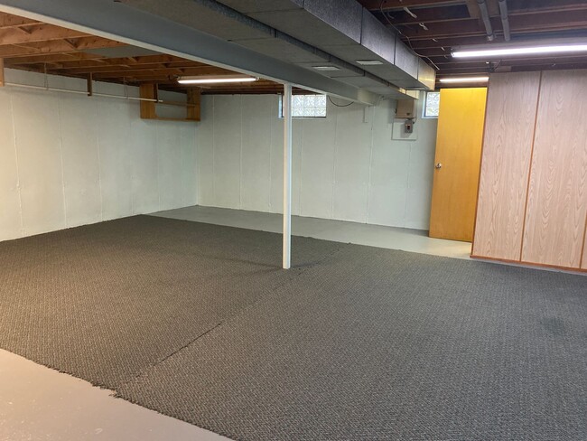 Building Photo - 343 Beverly Hills Dr