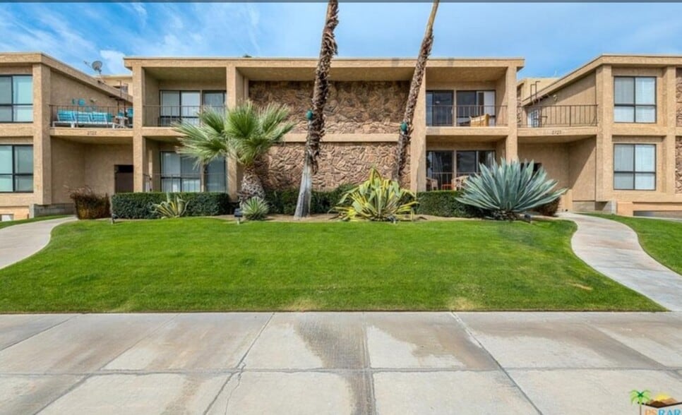 Front building view - 2727 S Sierra Madre