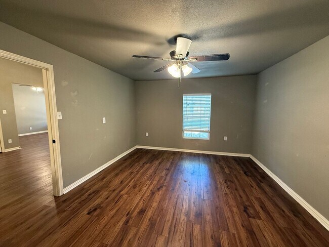 Building Photo - 3 bedroom 2 bathroom house in 76137
