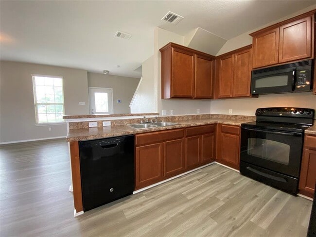 Building Photo - 304 Azurite Dr