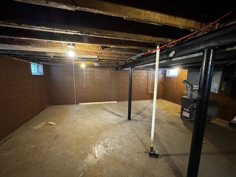 Building Photo - 11092 Engleside St