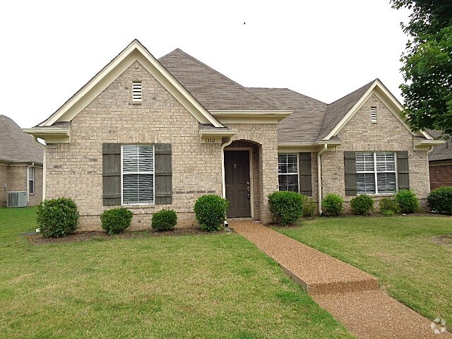 Building Photo - 1110 E Cortona Cir