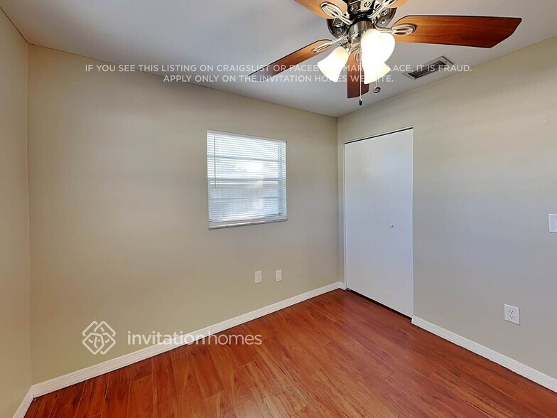 Building Photo - 808 65th Ave W