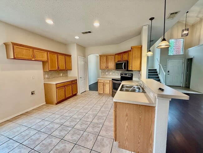Building Photo - 3900 Braxton Ln