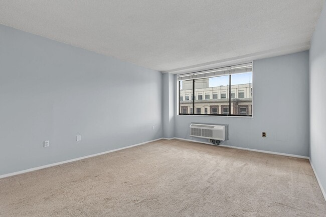 Building Photo - Dupont Condo | 1 Bed | 1 Bath | 780 Sf | Private Balcony | Parking Rental Available at Additional...