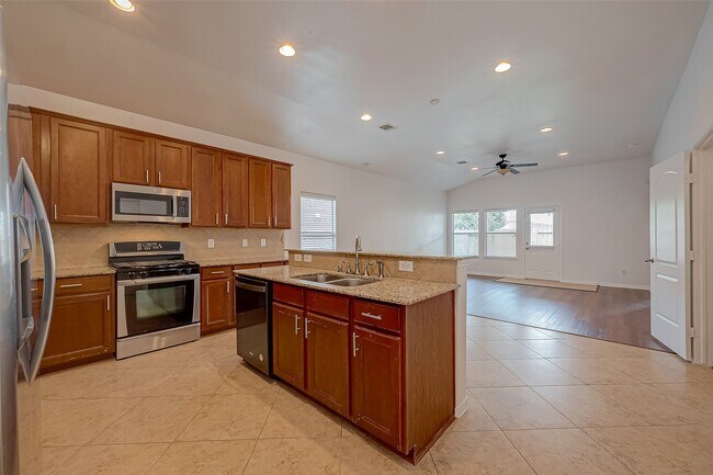 Building Photo - 502 Stream Mill Ln