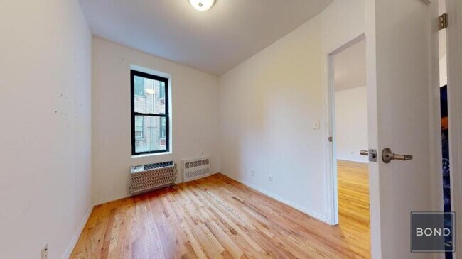 Building Photo - 2 bedroom in Manhattan NY 10014