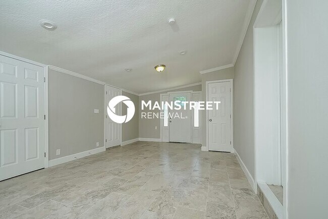 Building Photo - 3 Bedroom Pet-Friendly Home in Winter Haven, FL with Main Street Renewal