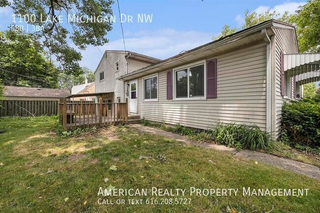 Building Photo - 1100 Lake Michigan Dr NW