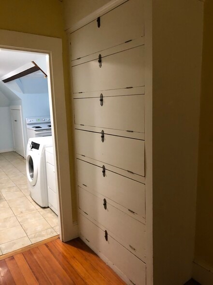 Foyer + opening to Kitchen - 40 Walpole St