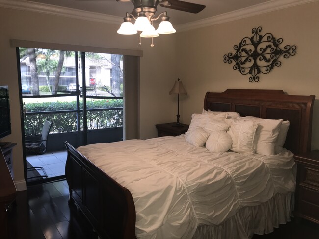 2nd bedroom with queen set - 135 Deer Creek Blvd