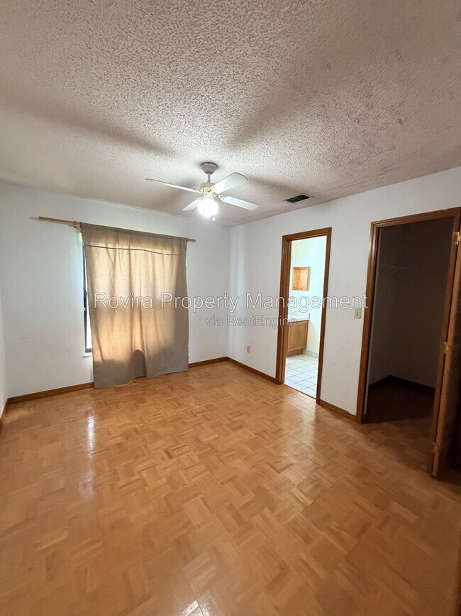 Building Photo - 602 Wallaby Ln