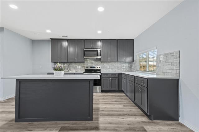 Building Photo - 802 La Fiesta Dr