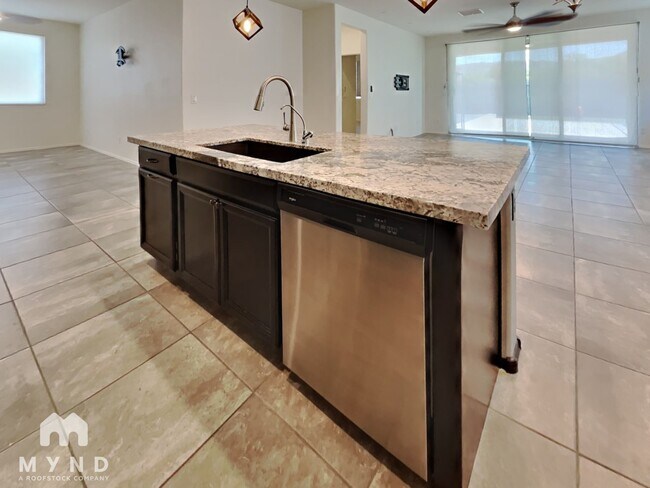 Building Photo - 2747 W Apollo Rd