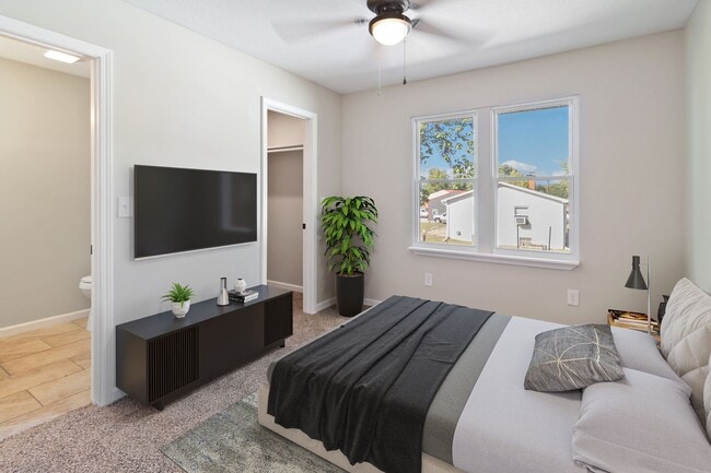 Building Photo - 181 SE State Rte 13