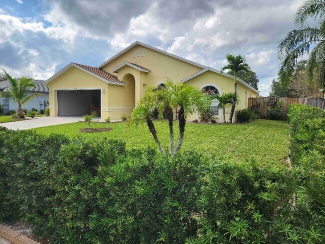 Building Photo - 7493 Briarbay Loop