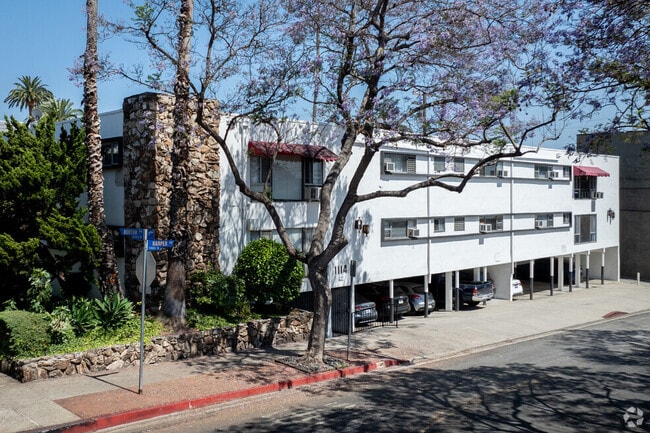 Building Photo - 1114 N Harper Ave