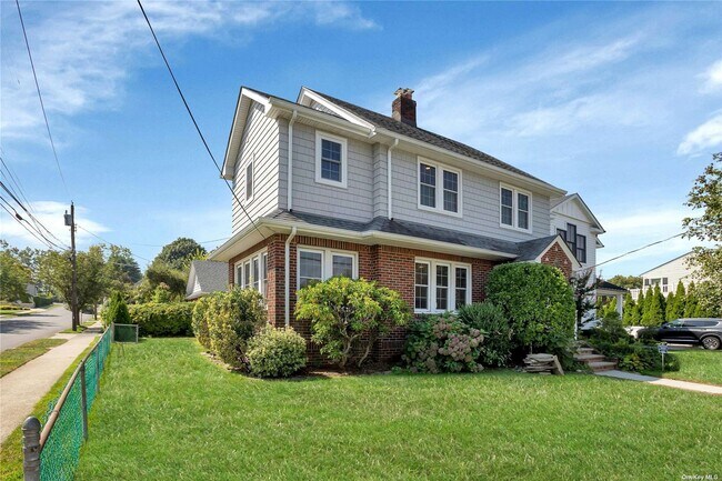 Building Photo - 92 Hillside Ave