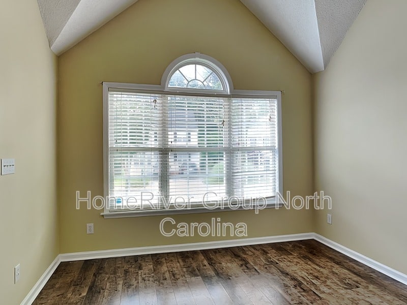 Building Photo - 1618 Crag Burn Ln