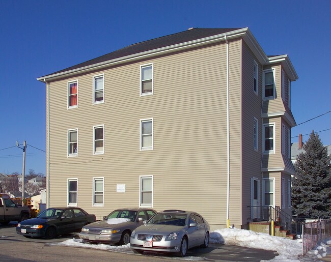 Building Photo - 743-755 Rodman St