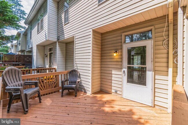 Building Photo - 2519 Dog Leg Ct