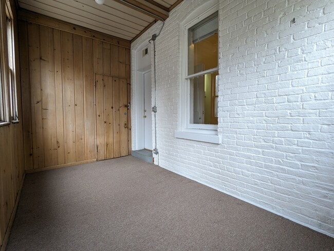 Building Photo - 2134 W Concord Pl