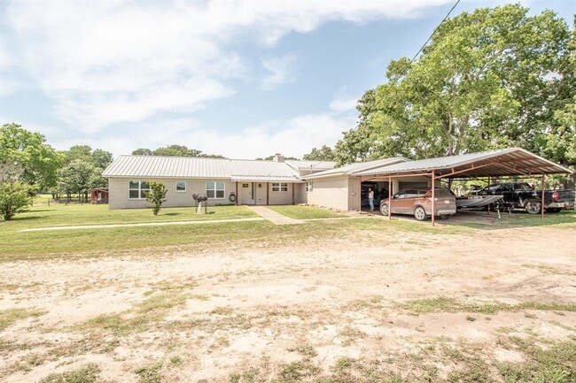 Building Photo - 2205 Co Rd 122