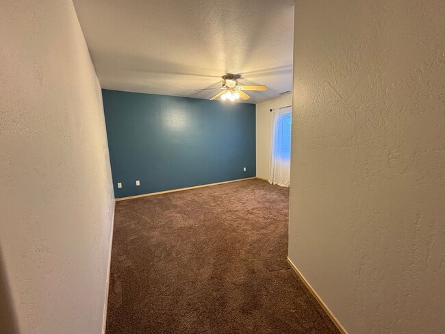 Building Photo - Gorgeous Flagstaff Rental