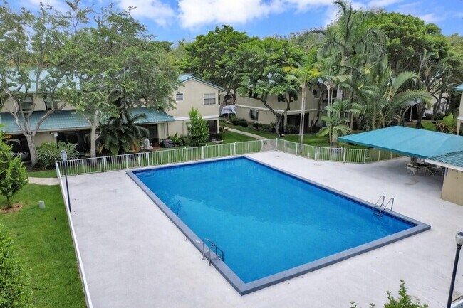 Building Photo - 576 Westree Ln