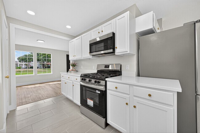 Building Photo - 19515 Fletcher Way Dr