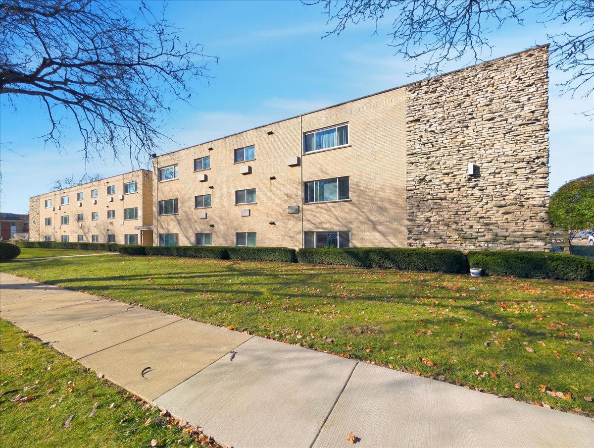 Building Photo - 600 McKinley Ave