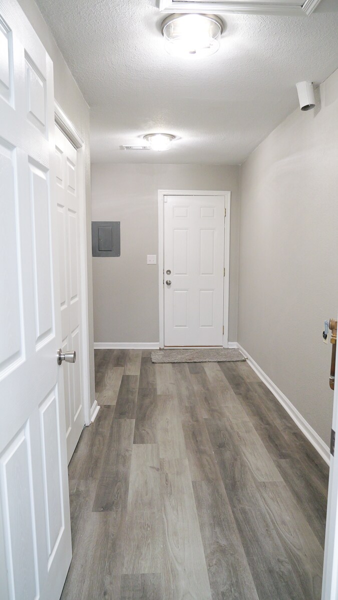 Building Photo - 6021 Camellia Dr
