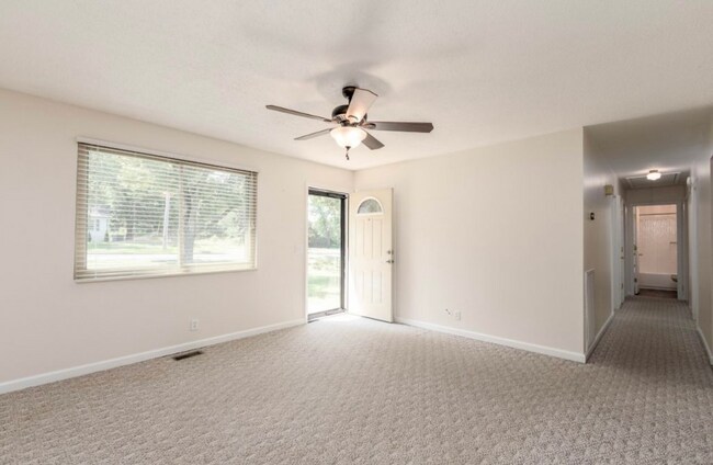 Building Photo - 709 Liberty Pike