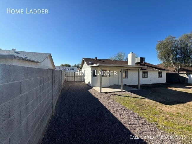 Building Photo - 6244 E Inglewood St