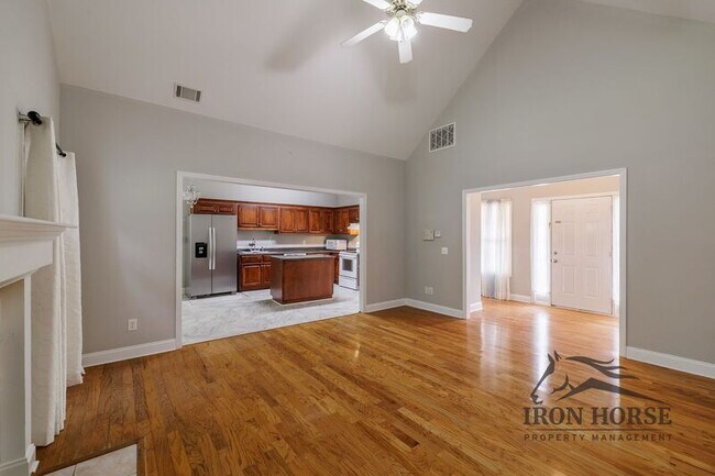 Building Photo - 411 Timber Creek Dr