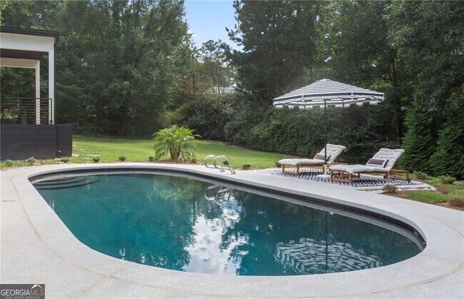 Building Photo - 1756 N Akin Dr NE