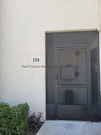 Building Photo - 711 Russell Ln