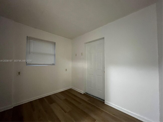 Building Photo - 6543 SW 28th St